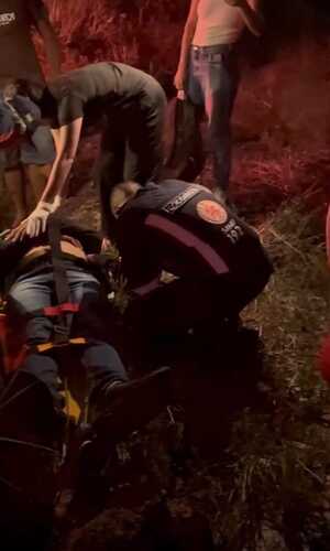 Una: Motociclista fica ferido ao sair da pista na BA-001 e é socorrido pelo Samu