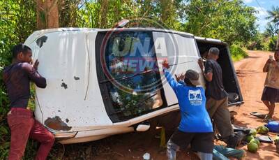 Acidente entre Una e Arataca: carro tomba no KM 17